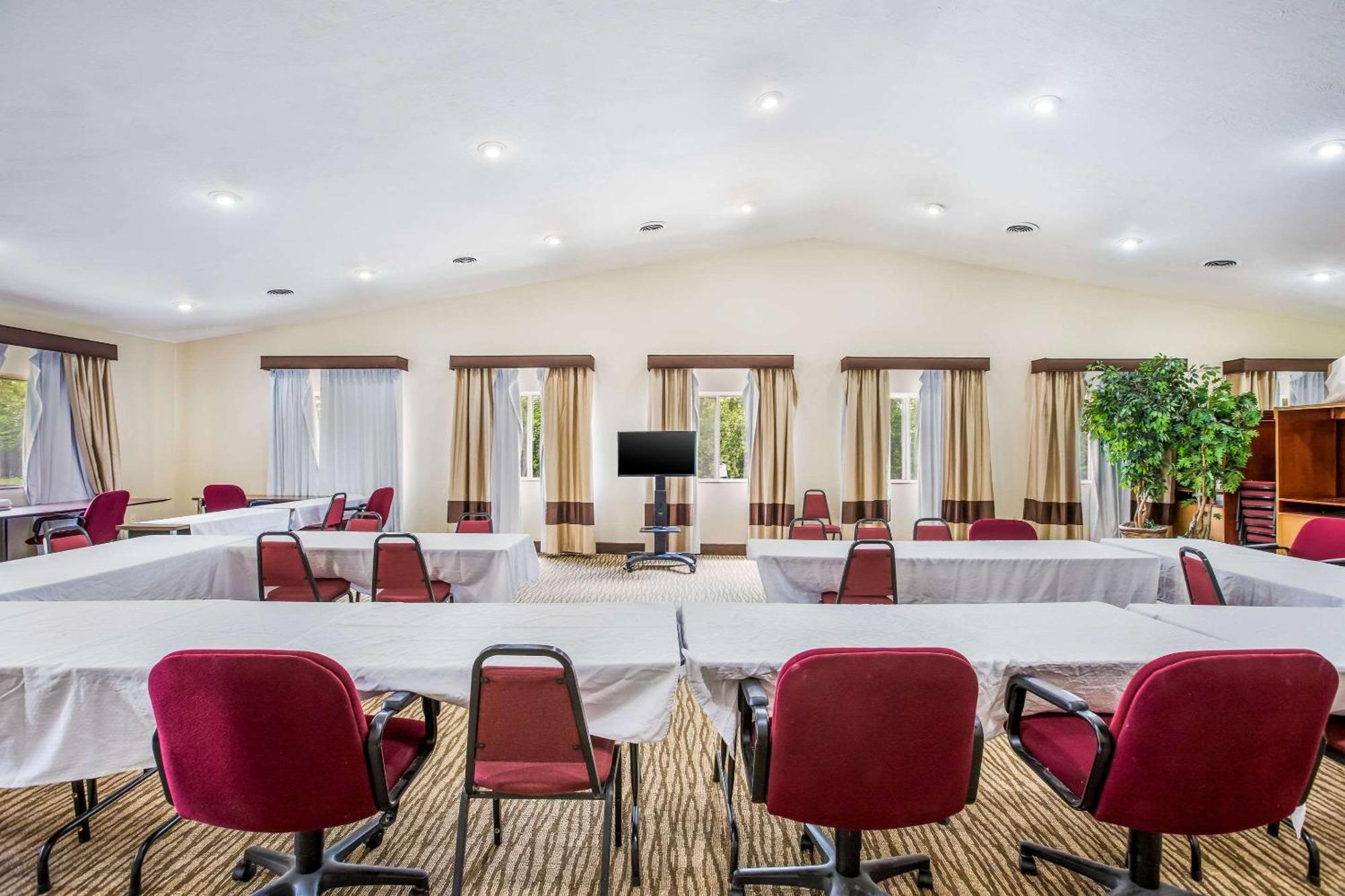 Comfort & Near Wright Patterson Afb 3*
