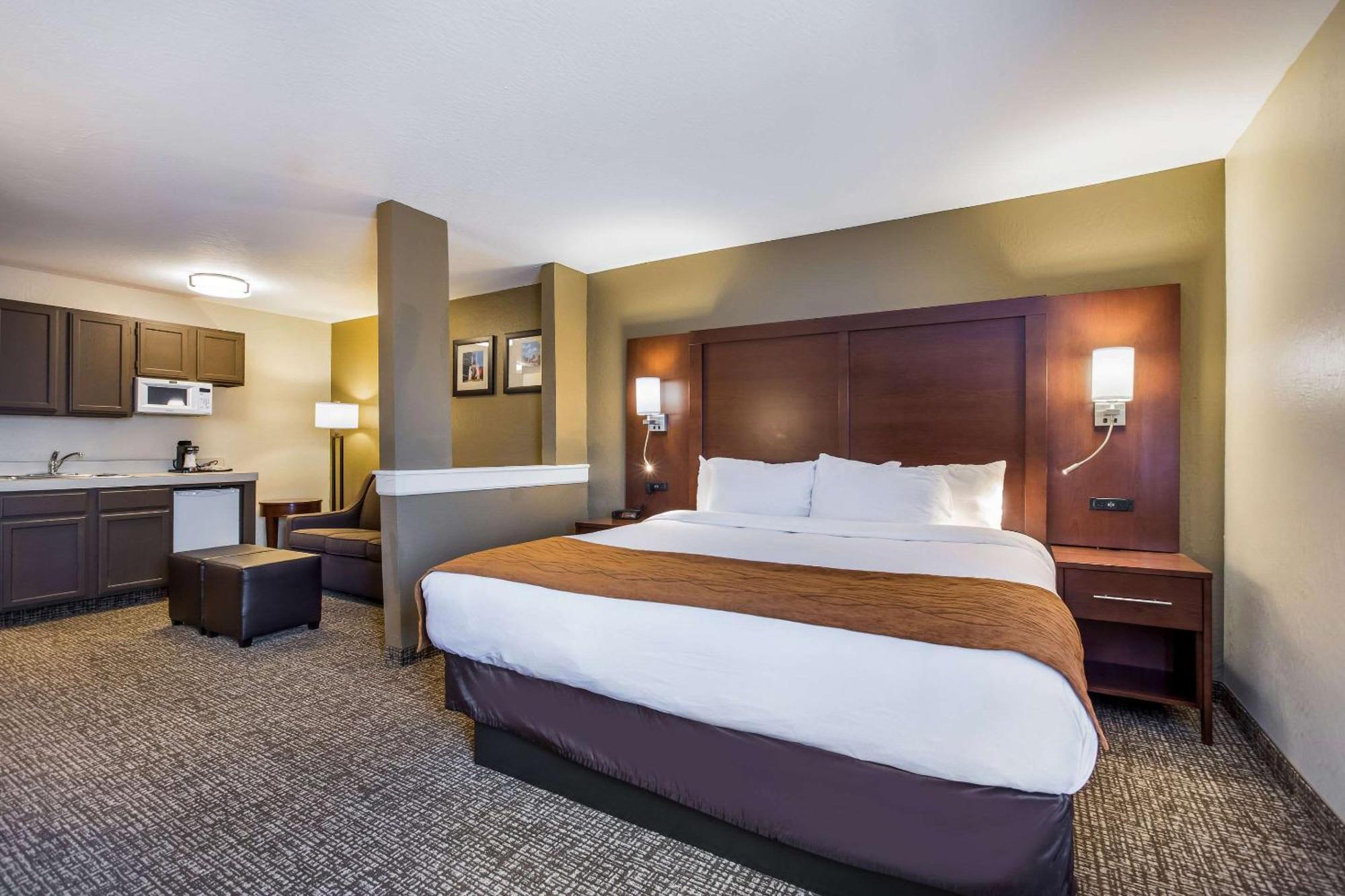 Comfort & Near Wright Patterson Afb Hotel 3*
