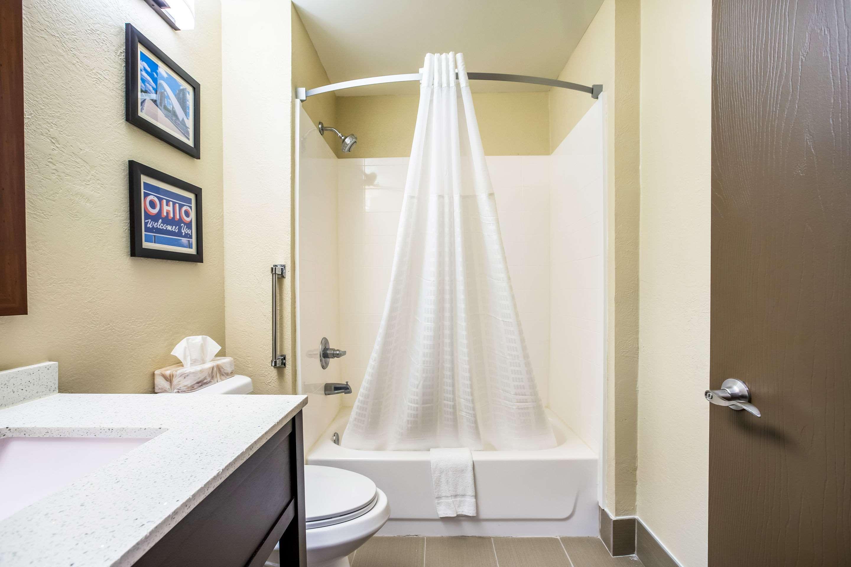 Hotel Comfort & Near Wright Patterson Afb Fairborn
