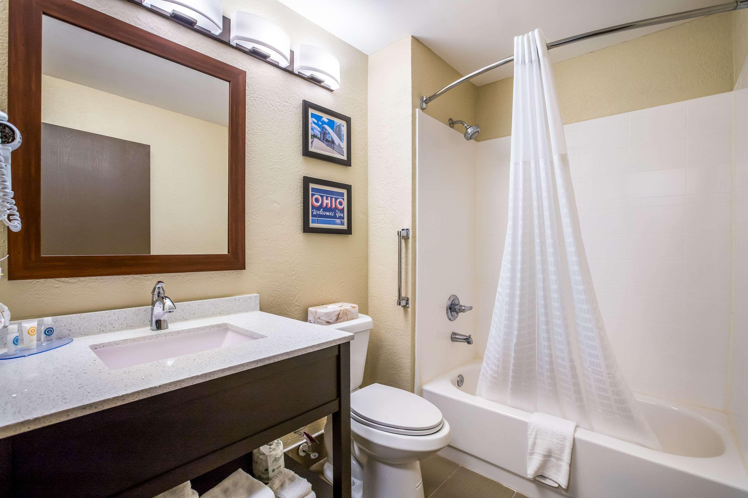 Hotel Comfort & Near Wright Patterson Afb 3*