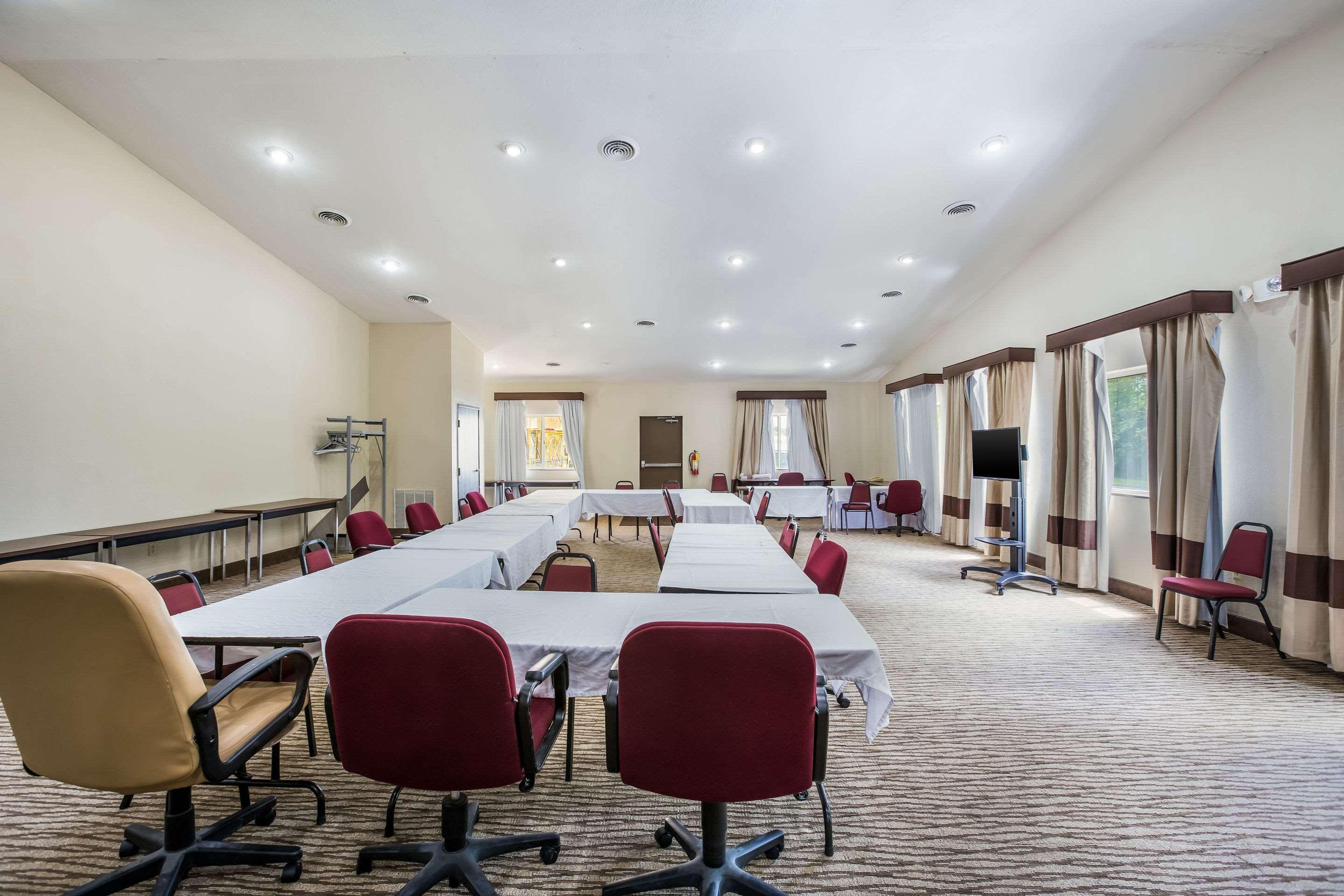 Comfort & Near Wright Patterson Afb 3*