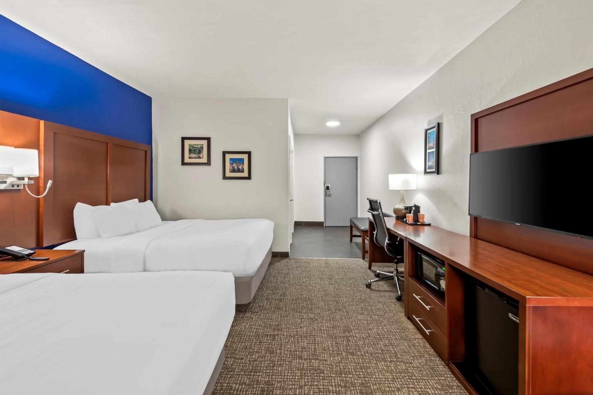 Hotel Comfort & Near Wright Patterson Afb 3*