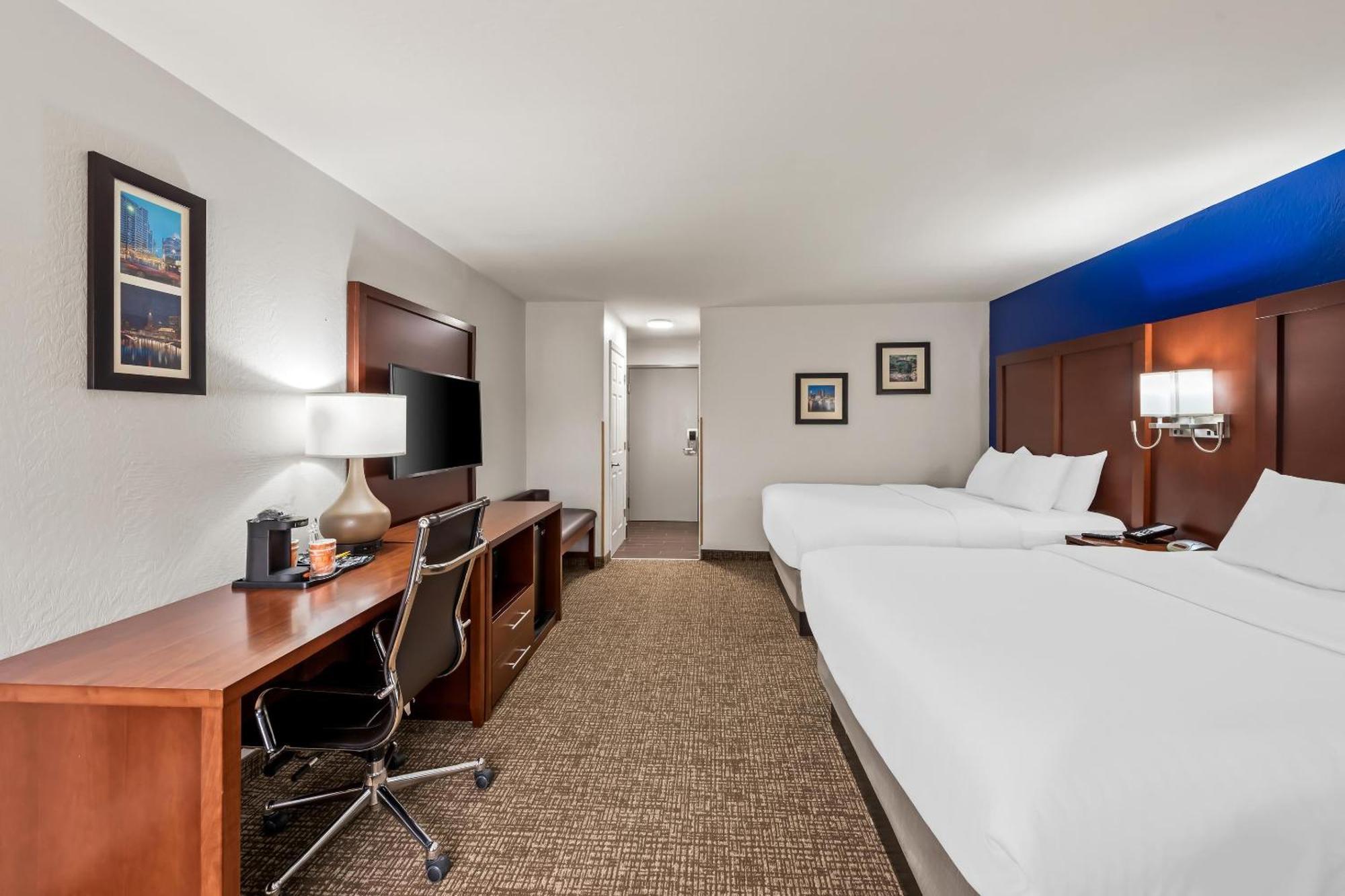 Hotel Comfort & Near Wright Patterson Afb 3*